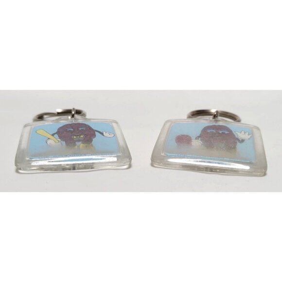 Lot of 2 The California Raisins Keychains Retro Cartoon Characters Plastic Metal - Picture 6 of 6